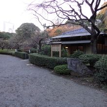 日本風の庭園にて