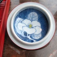 湯呑茶碗の裏側にも手抜きはないようです