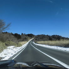 2月1日は路肩に雪が残ってました。