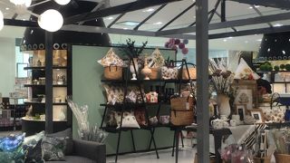 余裕のあるディスプレーで見やすい