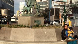 鳩が登場人物かのように