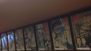 リアルレトロな店内