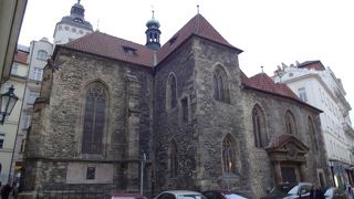 プラハ最古の教会建築でクラシックコンサートはいかが
