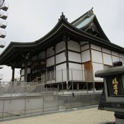 歴史あるが新し様相の寺院