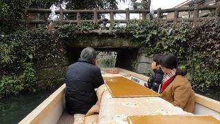 冬はコタツ舟の川下り