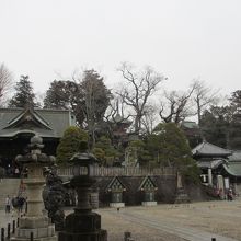 総門を入ったところから奥を臨む