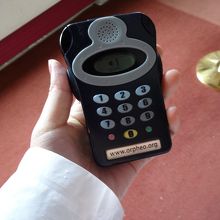 地味に重いオーディオガイドはイヤホン必須。