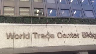 大阪万博の年に完成した現役ビルディング。