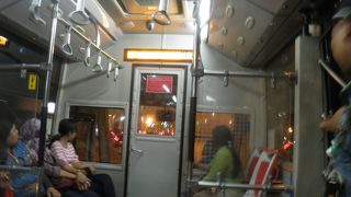 車輌の前の方は女性が多い