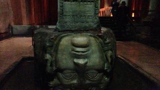 神秘的な雰囲気が魅力