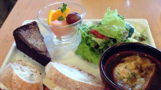 美術館のあとのランチはぜひここで！