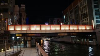 夜を彩る橋でしょう