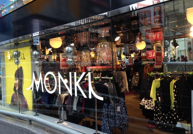 MOMKI (心斎橋店)