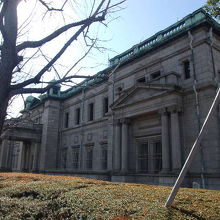 向かって右側から・・・