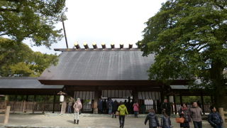 ご神体は草薙の剣。