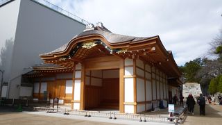 再建工事中ですが、部分的に見学が可能になっています。