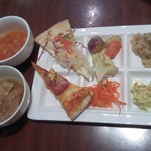 ミネストローネとオニオングラタンスープなど