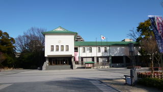 源氏物語絵巻を所蔵