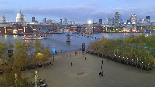 テムズ川に面したテラスも良い