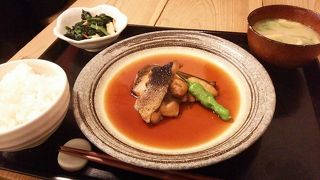魚が美味しいと評判の定食屋