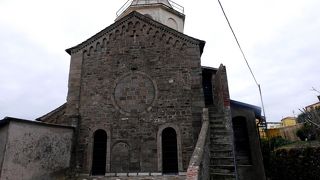 コルにリアの街の外郭にある教会　こじんまりとしているが雰囲気はいい