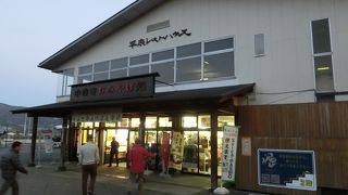 土産物と弁慶餅はここです
