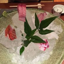 刺身（モンゴ烏賊、鯛、金目鯛、鰤、鰹）