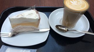 西新宿の使いやすくカフェ