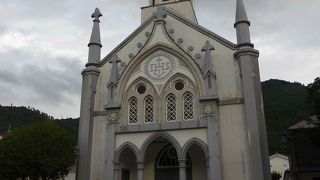 通り沿いの美しい教会