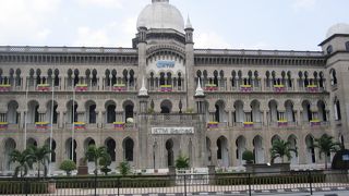 旧中央駅とあわせて訪れたい歴史的建造物