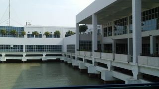 香港空港への便も