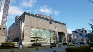 オアシス２１の東側にある巨大でひときわ目立つ建築。