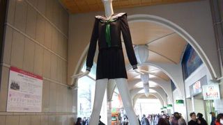 名鉄バスターミナルやLABIヤマダデンキへの道しるべ。