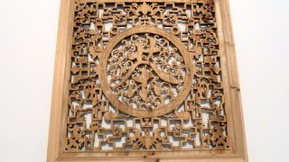 茶具文物館は、1844～46年の間に建てられたギリシャ復興様式の建築物。