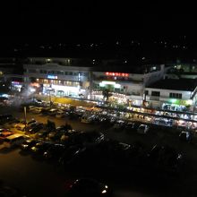 フィエスタから撮った、マーケットの様子です。