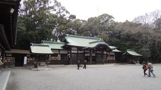 熱田神宮の境内社中、もっとも人気が高いところ