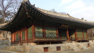 昌慶宮のメイン観光エリアとマイナーエリアの境界付近にあります