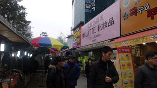 意外と市場の風情はそのまま残されています