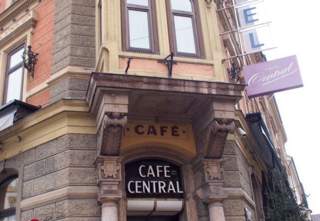 カフェ セントラル