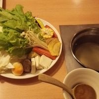 牛しゃぶです　野菜はちょっと日本と違いキャベツにかぼちゃ