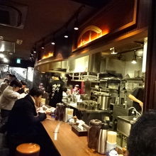 カウンターとキッチンです。