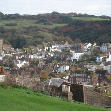 城へ向かう途中で見下ろしたヘイスティングズの町