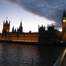 橋の上も混雑していました