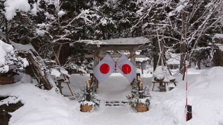 釈迦堂は合掌造りの屋根