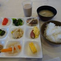 朝食バイキング。新潟だけど米の味が普通だったので食事は４点