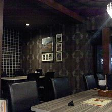 シックな内装