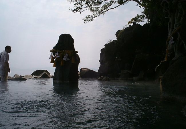 錦江湾と同じ目線の露天風呂