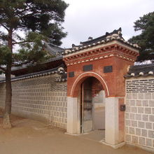 この付近では異彩を放っている配色だと思います