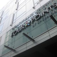 外観はガラス張りです