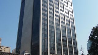 複合オフィスビル